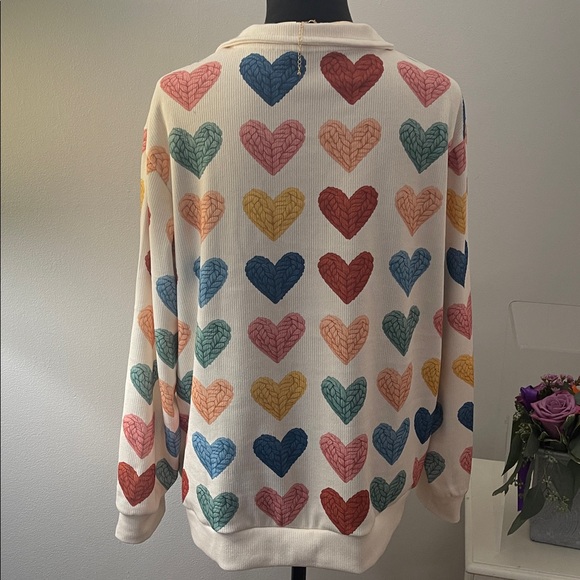 Colorful Heart Patterned Top - Picture 5 of 9